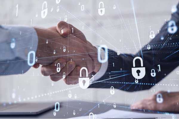 Image: Sponsored by Sophos: Manage risk by outsourcing security services