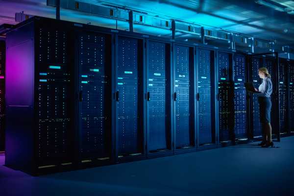 Image: Sponsored by Hewlett Packard Enterprise: IT buyerâs guide to edge data centers