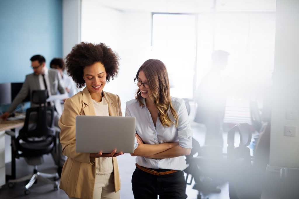 Image: Survey: 71% of women in IT work long hours to climb ladder