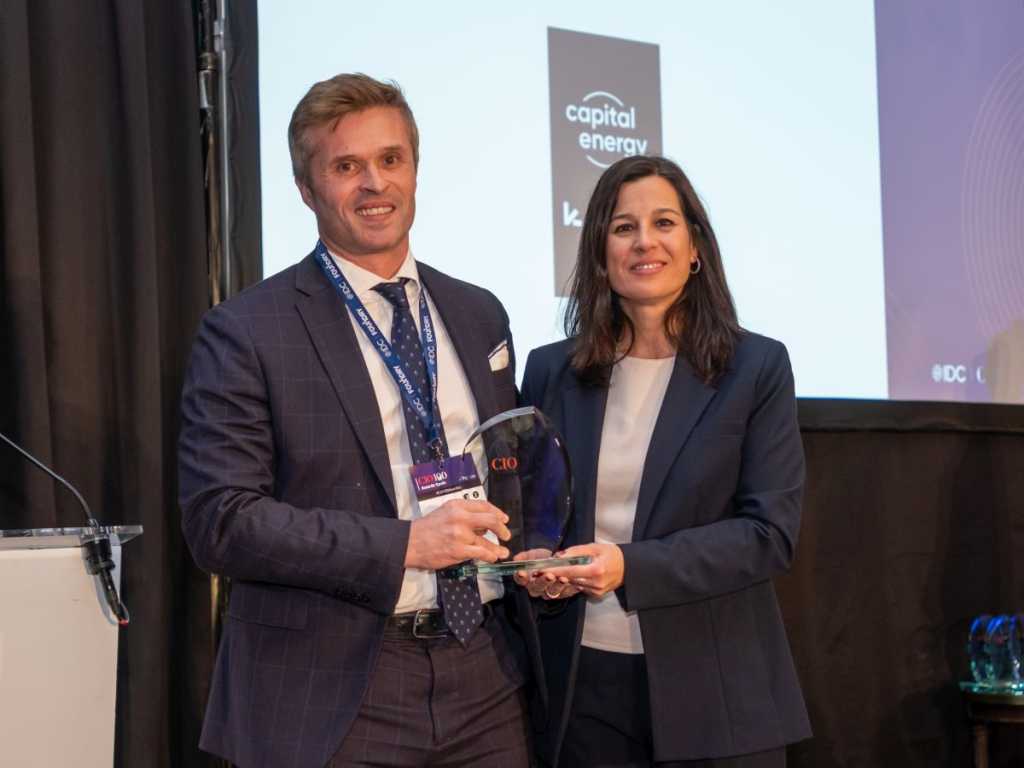 Premio energía y utilities