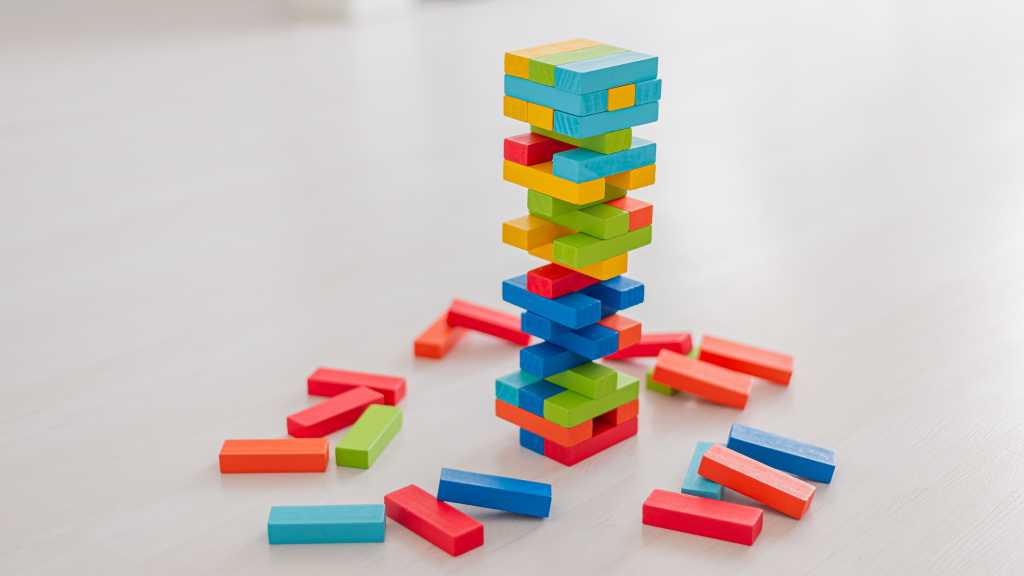 Jenga - Turm mit Bausteinen