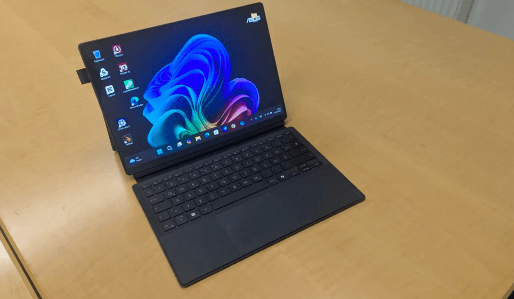 Image: Asus ProArt PZ13 im Test: GÃ¼nstiges 2-in-1-GerÃ¤t mit langer Akkulaufzeit