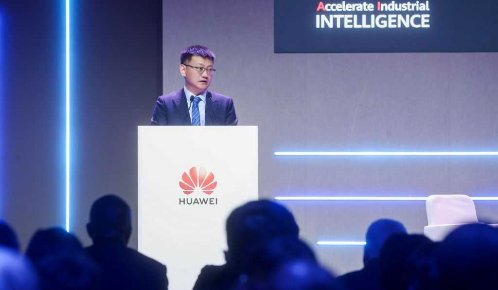 Huawei executive speaking at MWC 2025