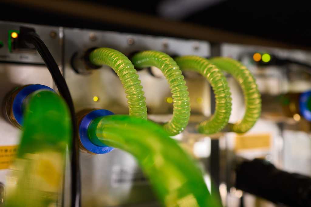 Image: Shellâs immersive cooling liquids the first to receive official certification from Intel