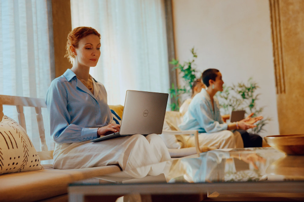 Image: Sponsored by Dell + Qualcomm: Leave the charger, keep the performance