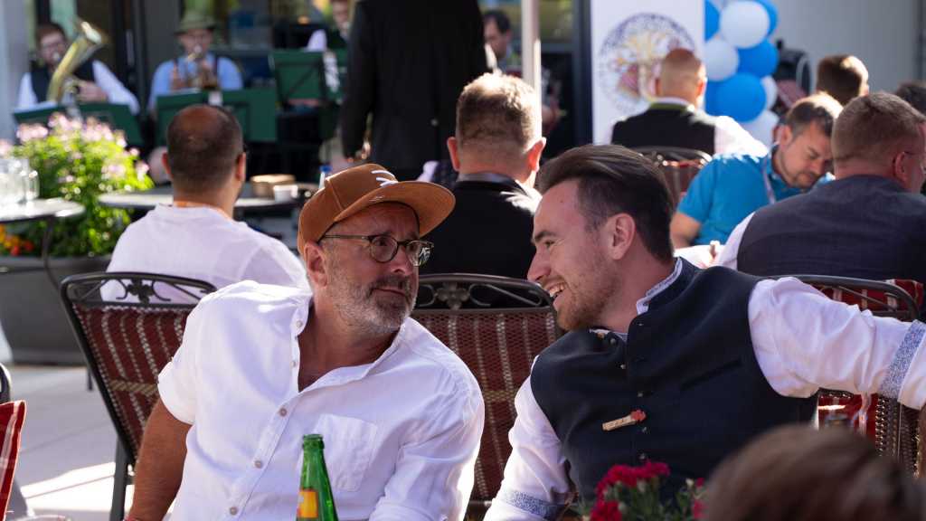 Karl-Heinz Hoeschen und Lukas Bingel von XNC / KMU Informatikpartner