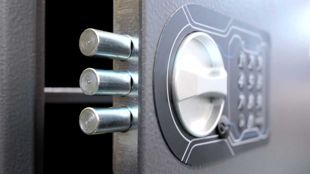 Open Safe Door 16z9 