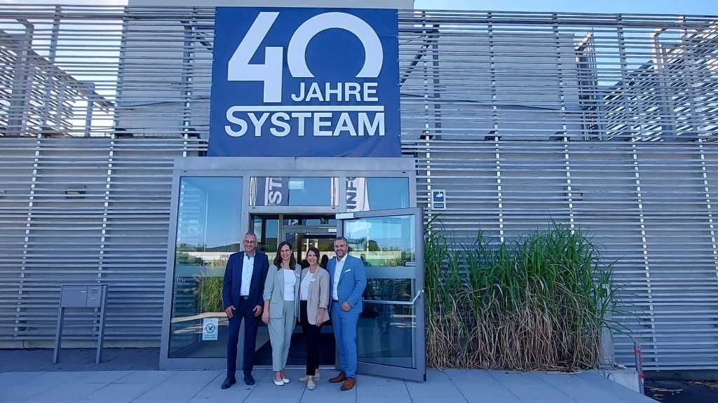 Volker Mitlacher Miriam Hirschi Stefanie Hoydem Matthias Mitlacher Systeam Inform 2025 16:9