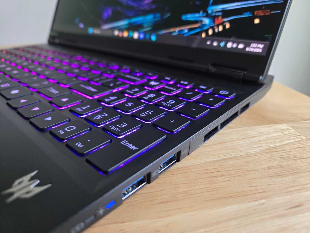 Acer-Predator-Helios-Neo-16S-AI-right-side