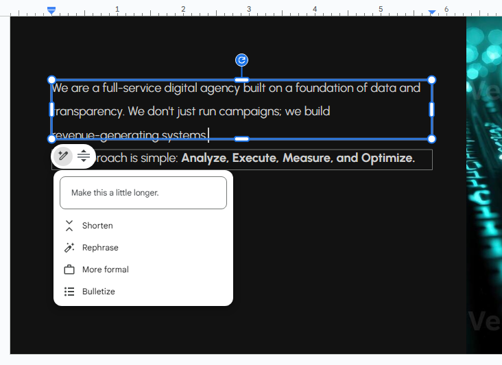 नीचे दिखाई देने वाले परिष्कृत मेनू के साथ चयनित स्लाइड पर टेक्स्ट
