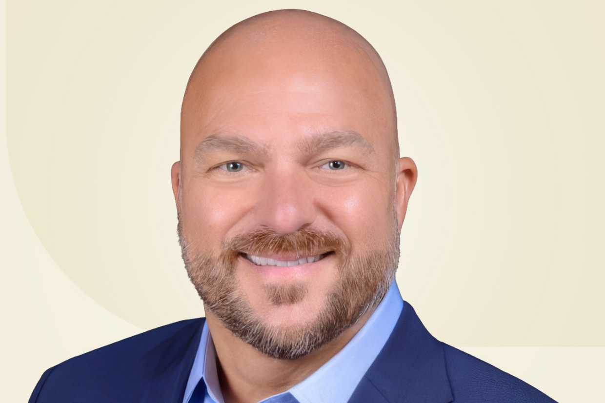headshot of Nathaniel Arnold